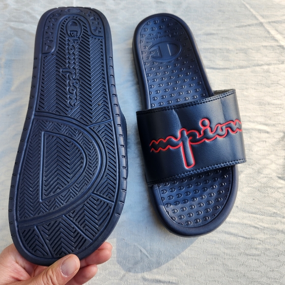 Champion slides size 8 - Picture 2 of 2